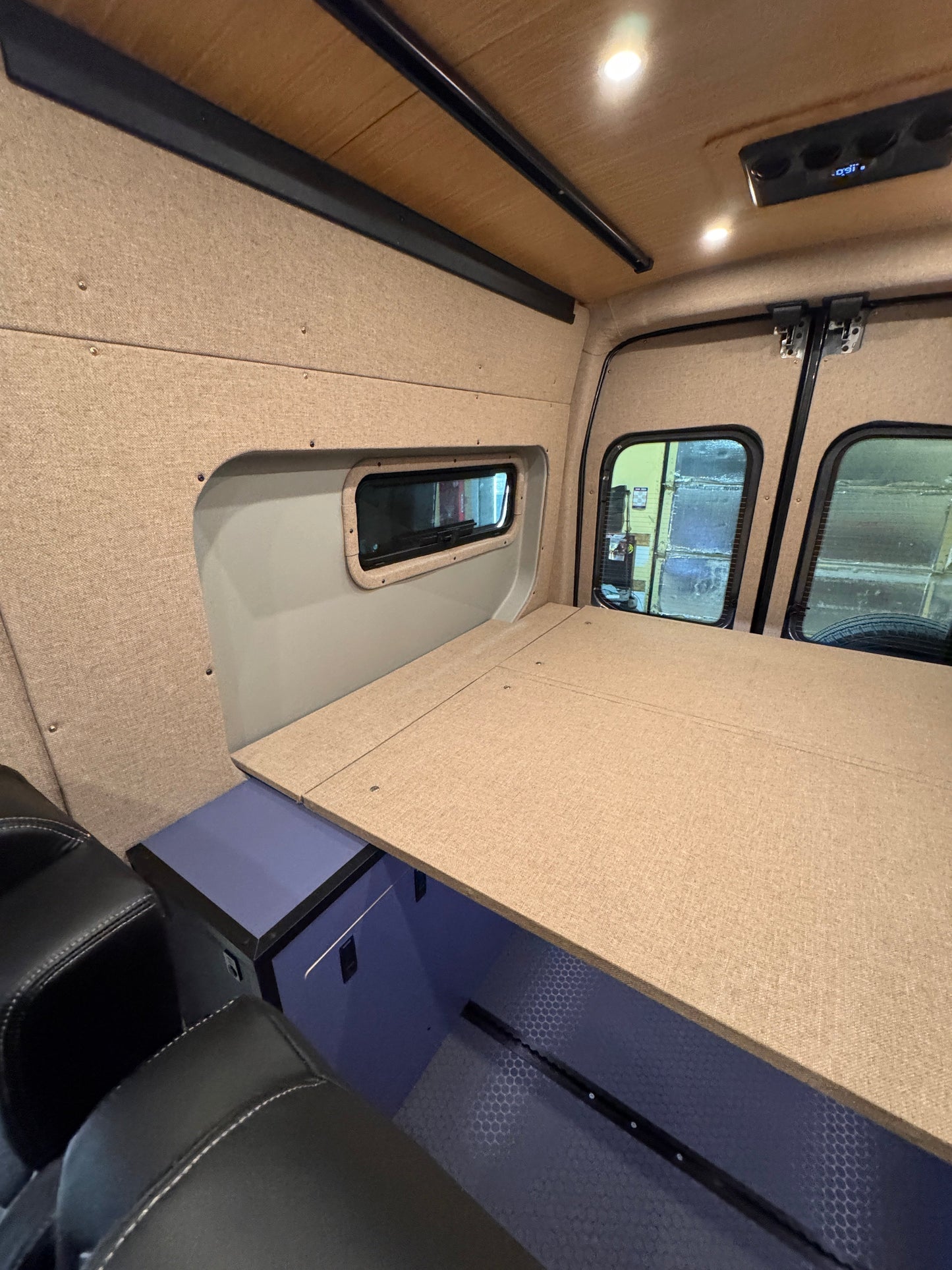 Ford Transit Innie Pocket Sleeper Half-Slider Window Beauty Ring