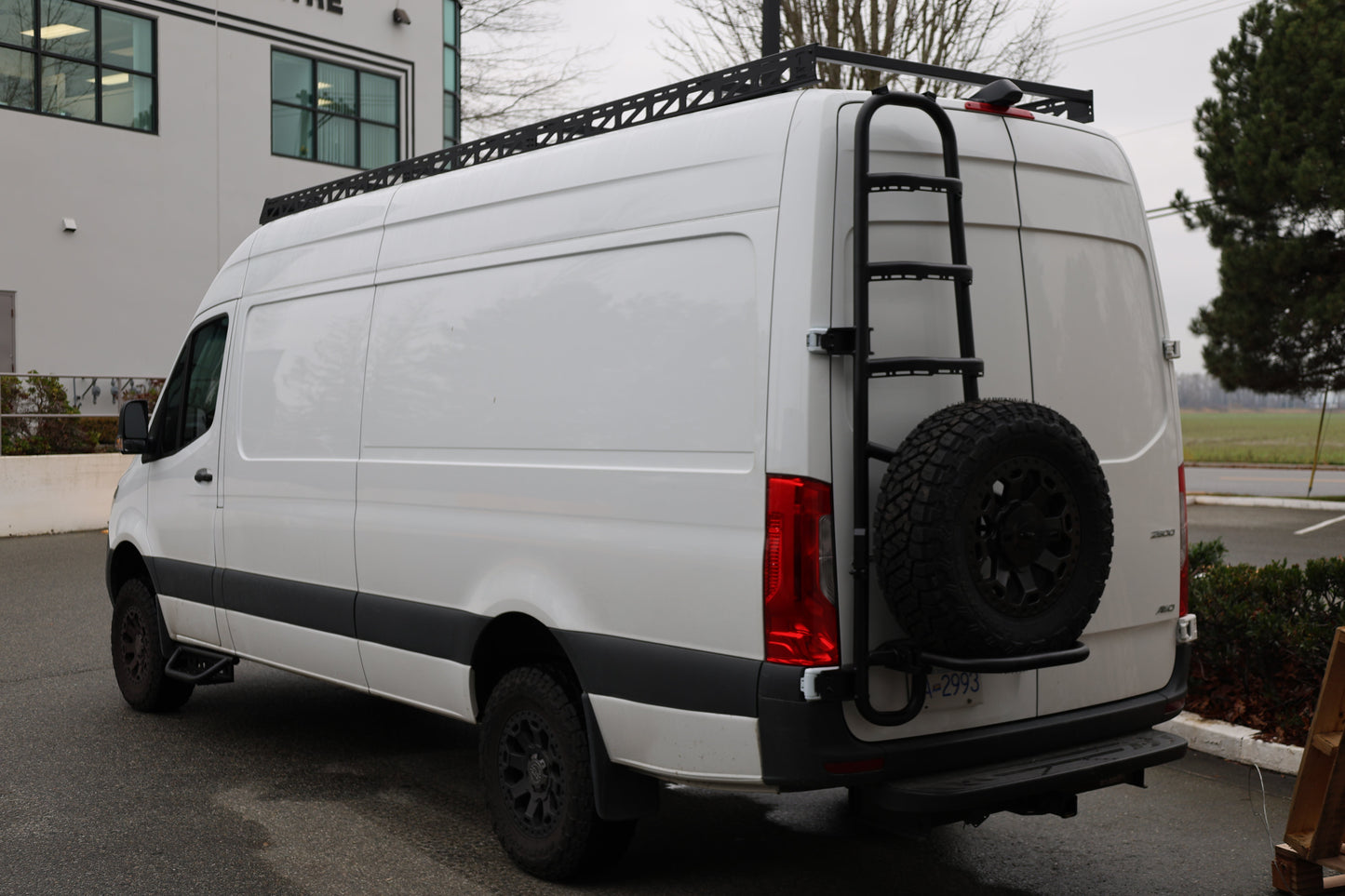 Sprinter Two-In-One Tire Ladder Carrier