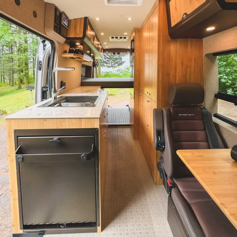 Tetravan Folding Shower 2.1 with Magnetic Zipped Curtain