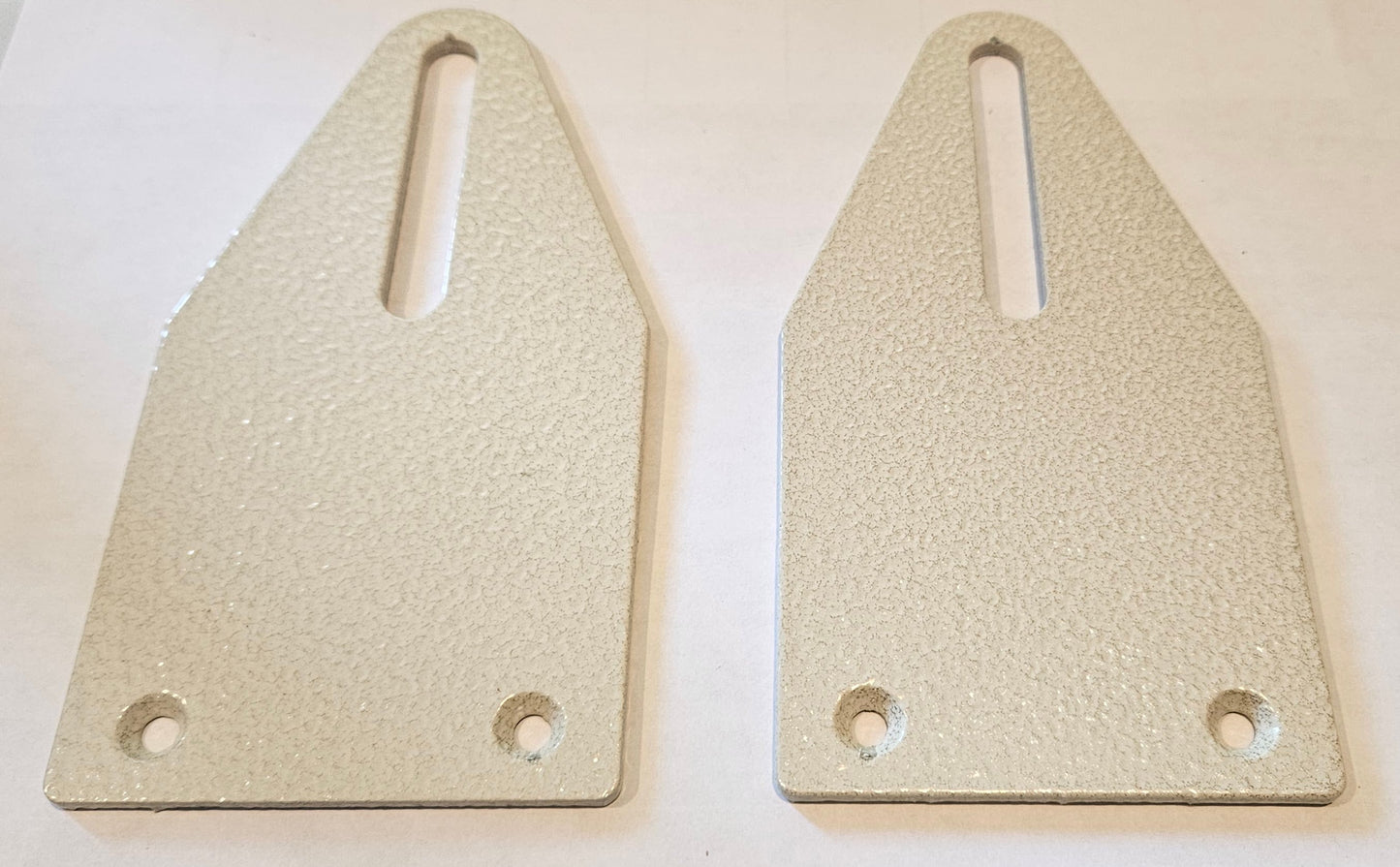 Upper Cabinet L-Track Mounting Kit.