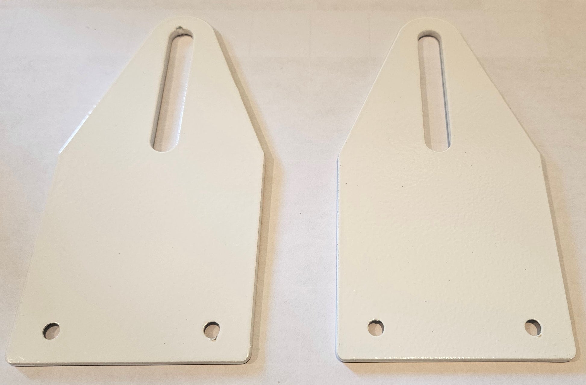 Upper Cabinet L-Track Mounting Kit.