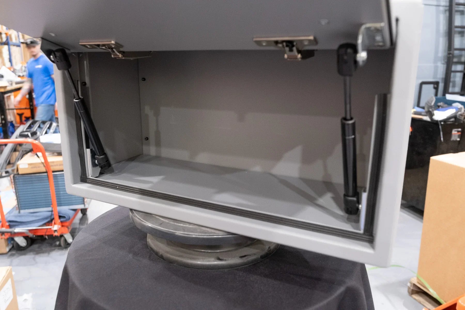 20" Ekko Cabinet - 20"x8"x11" - Foot of Bed.