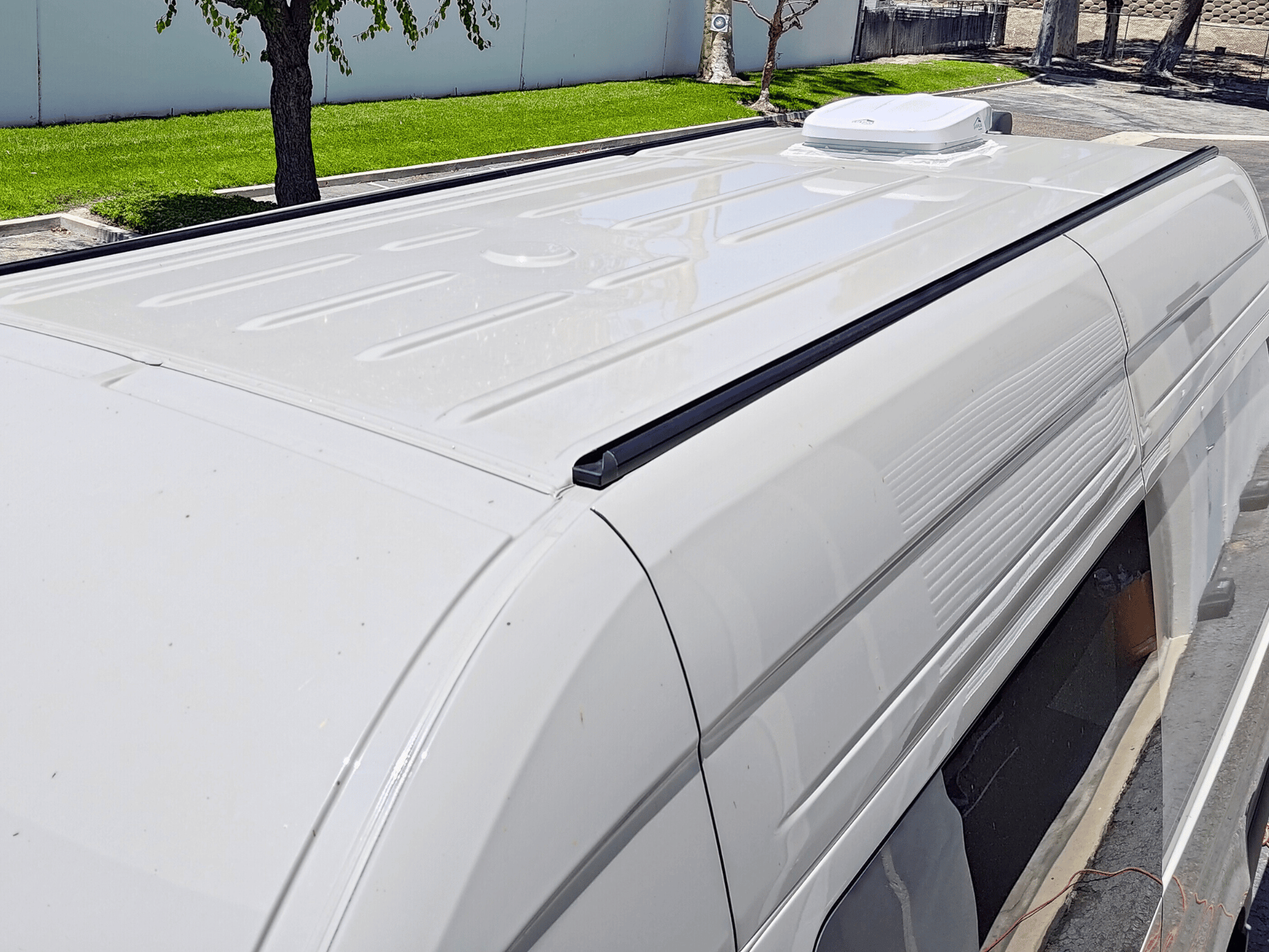 SPRINTER VAN 144" Roof Rail System 07+.