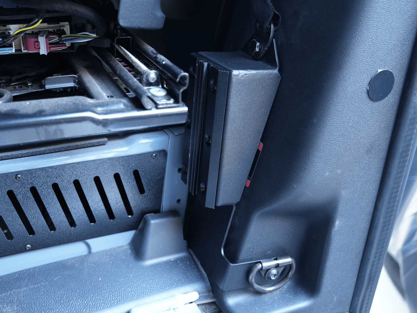 Sprinter Passenger B-Pillar Table Adapter.